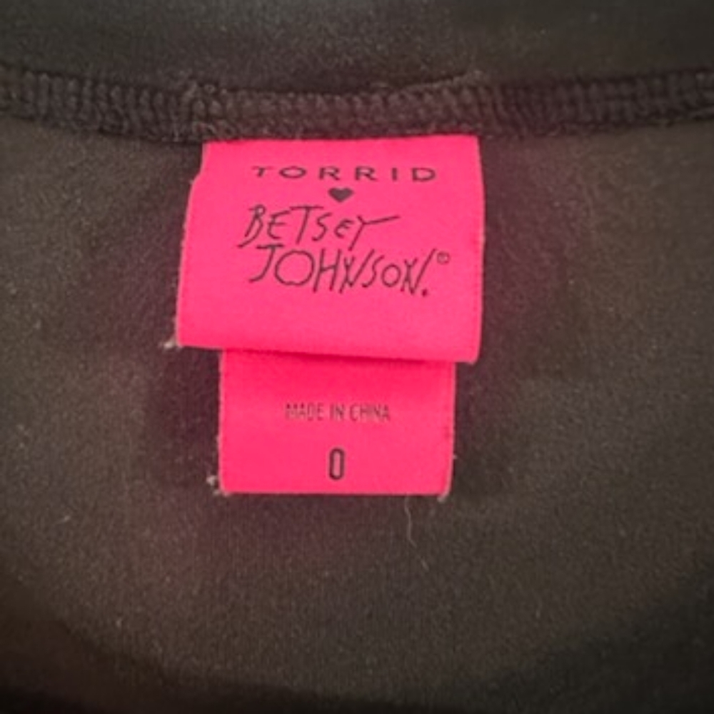 Betsy Johnson/Torrid Black Velour Top - Picture 2 of 2